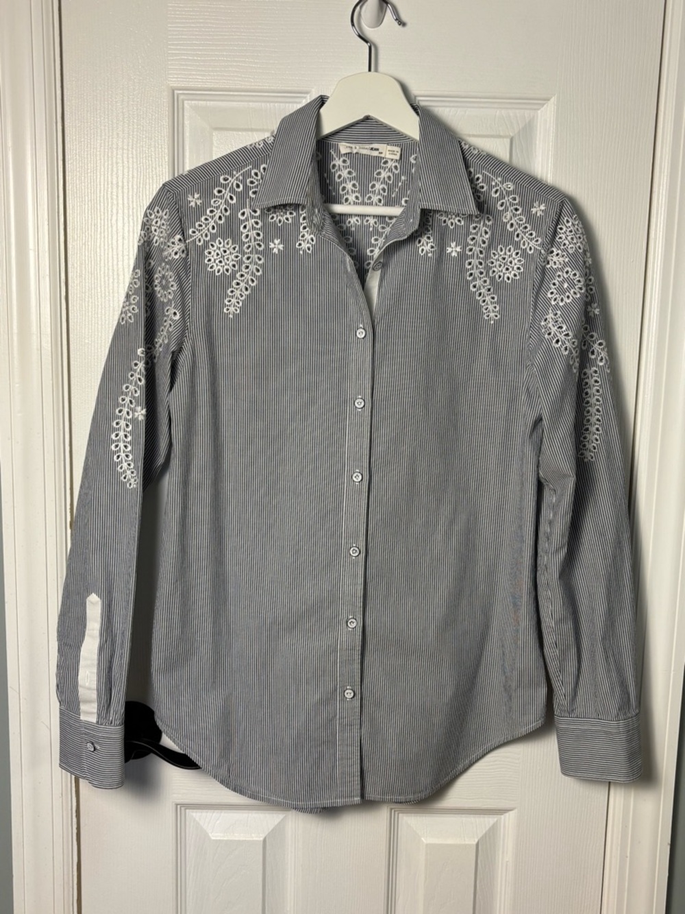 rag & bone Striped Eyelet Shoulder Button-Down Shirt in Light Blue Stripe Size S